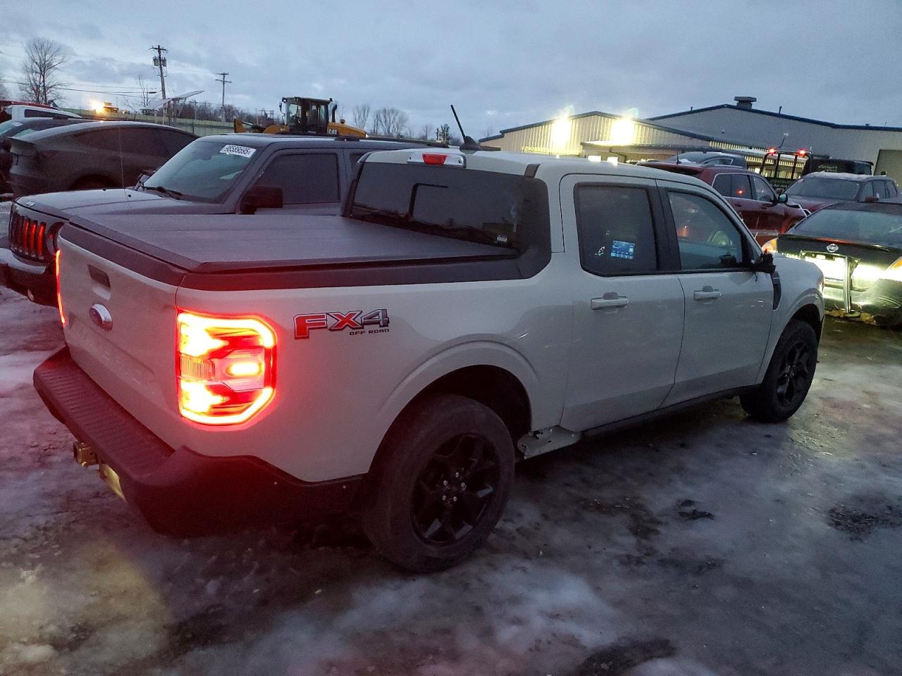 2024 FORD MAVERICK LARIAT photo 5