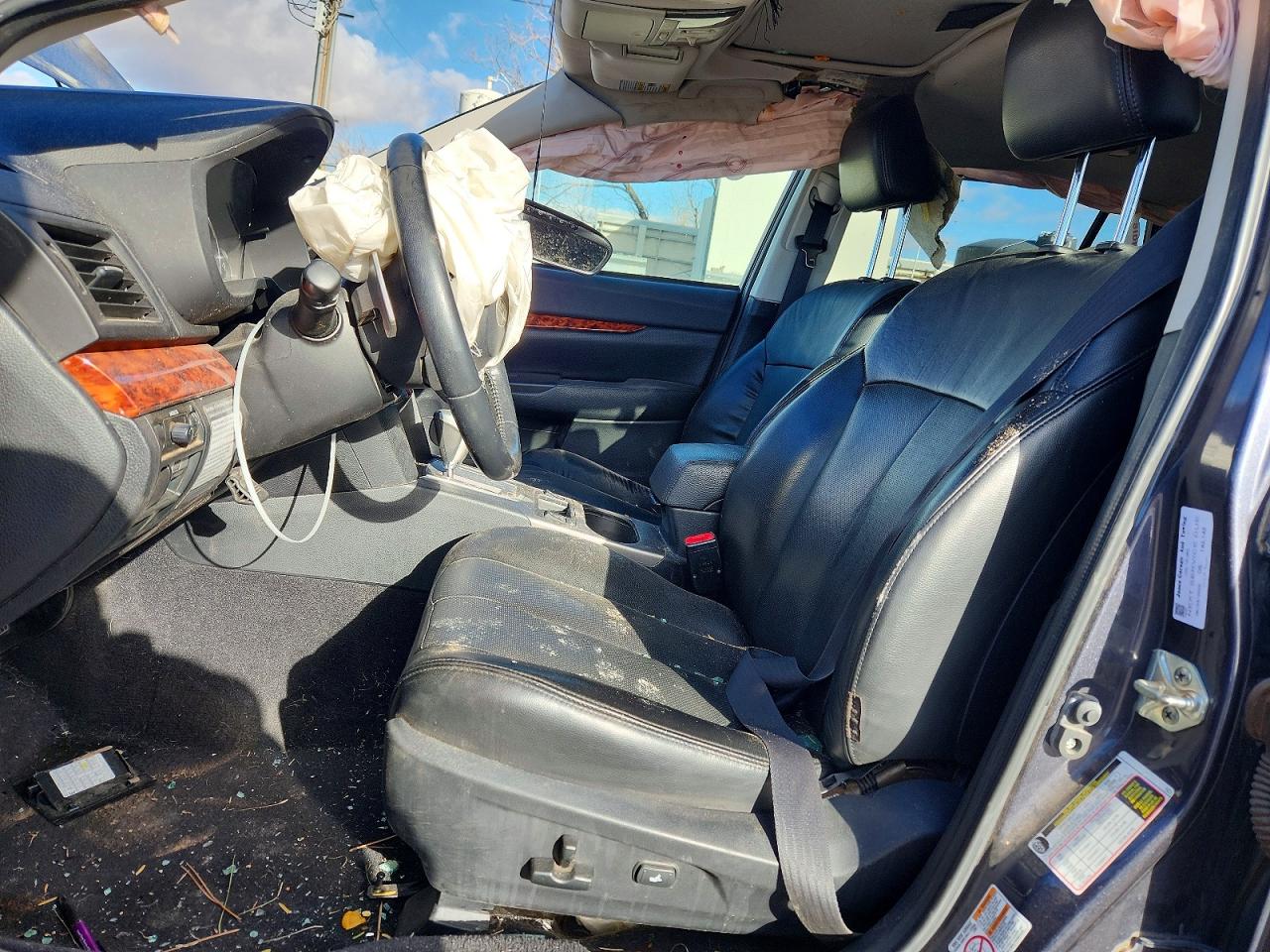 2011 SUBA OUTBACK photo 7