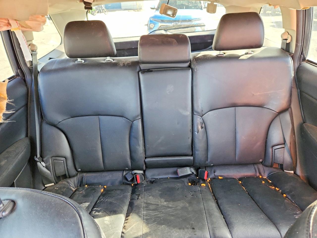 2011 SUBA OUTBACK photo 10