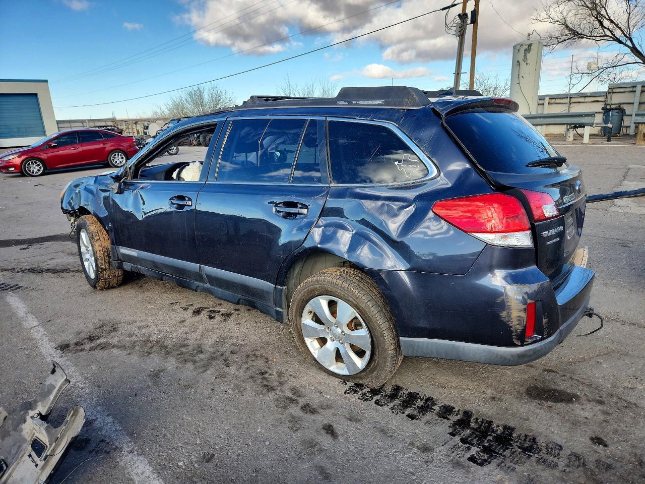 2011 SUBA OUTBACK photo 2