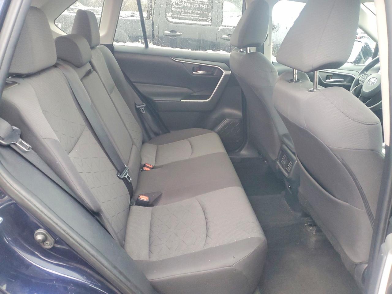 2021 TOYOTA RAV4 XLE photo 11