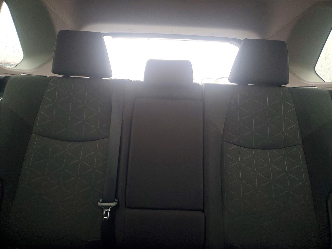 2021 TOYOTA RAV4 XLE photo 10