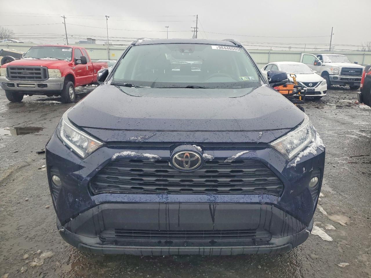 2021 TOYOTA RAV4 XLE photo 5