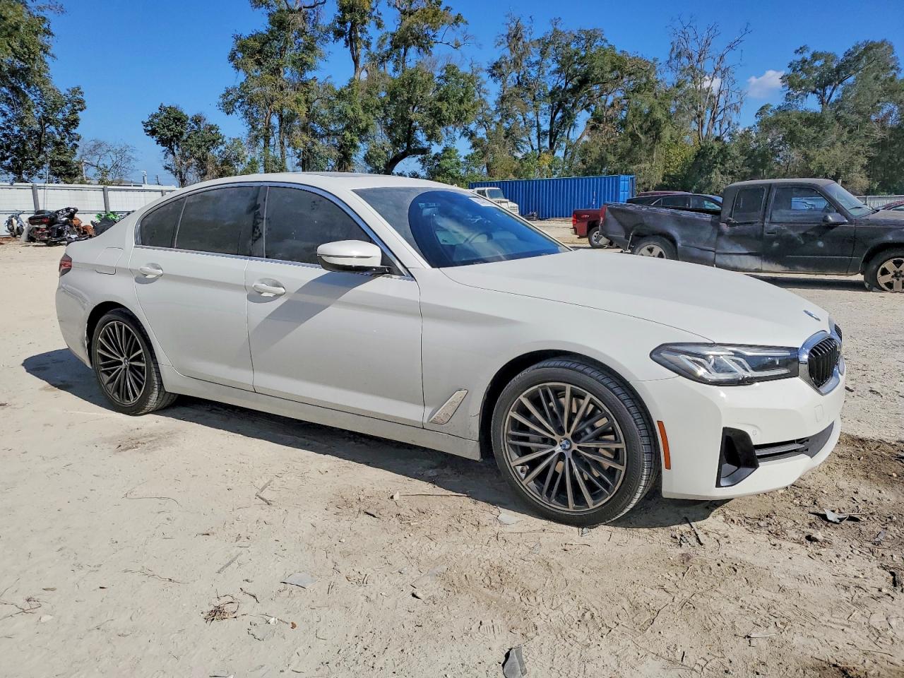 2021 BMW 530E photo 4