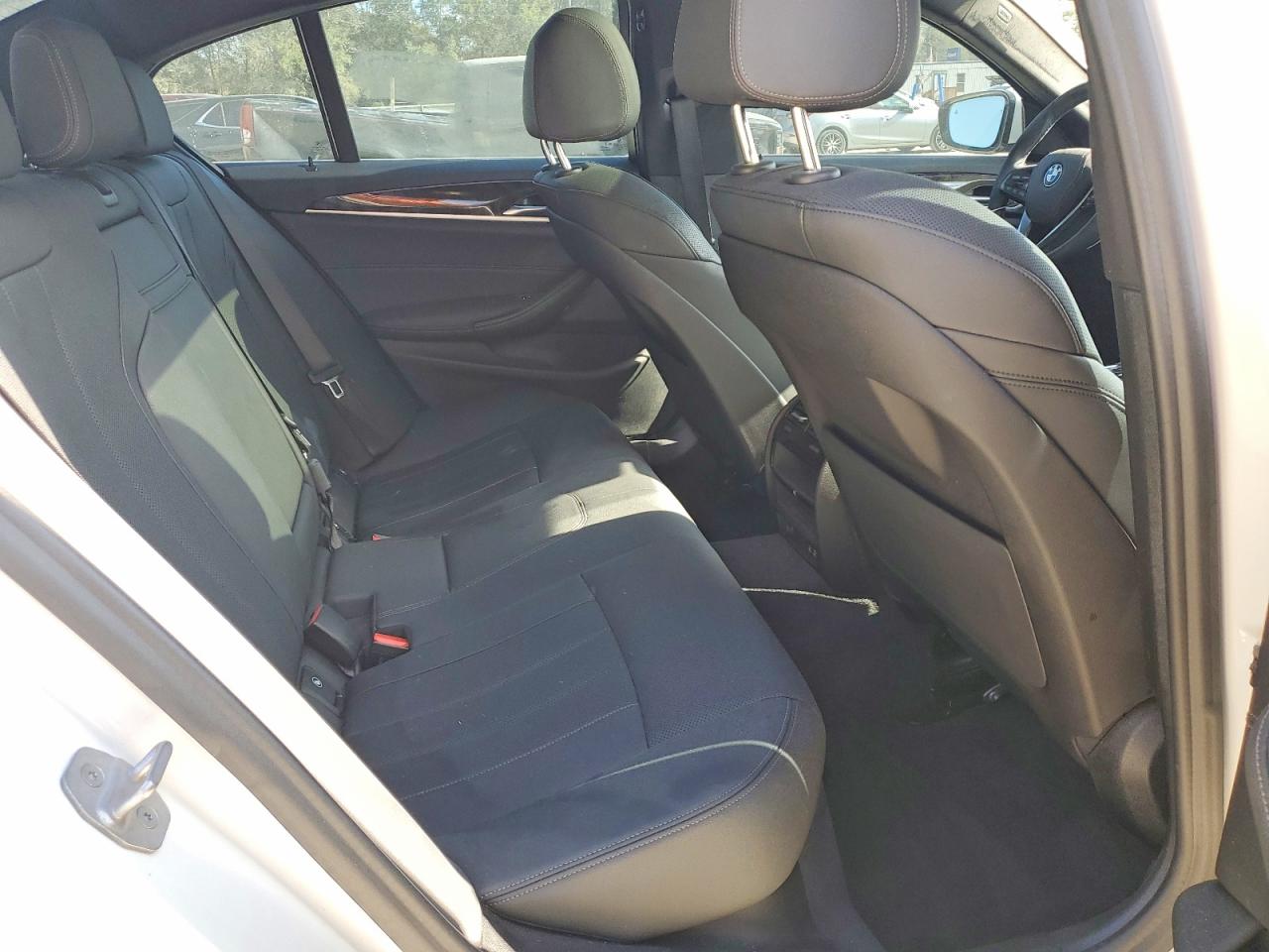 2021 BMW 530E photo 10