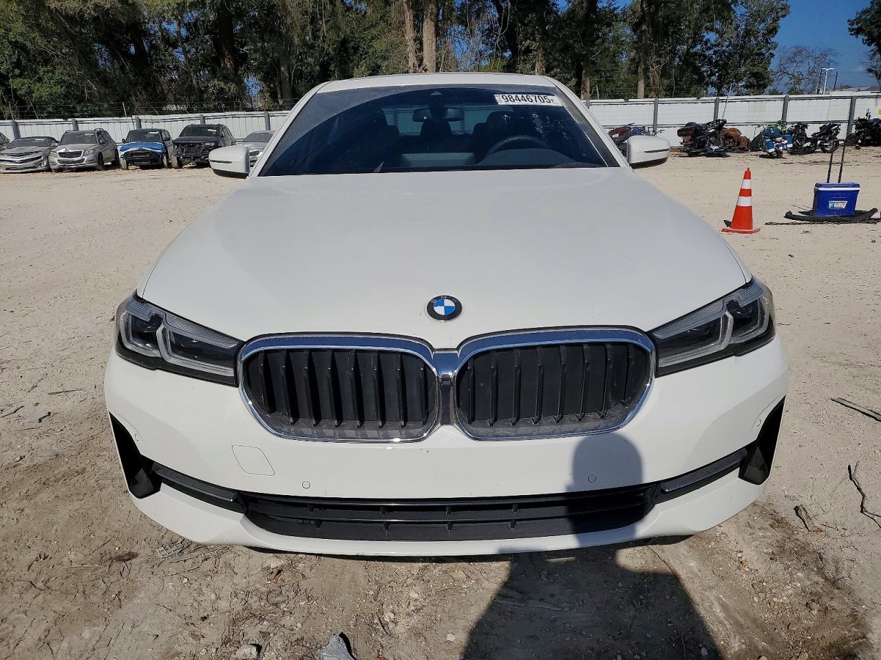 2021 BMW 530E photo 5
