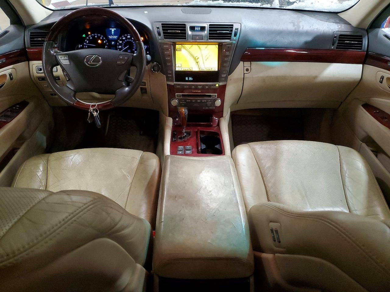 2010 LEXUS LS 460 photo 8