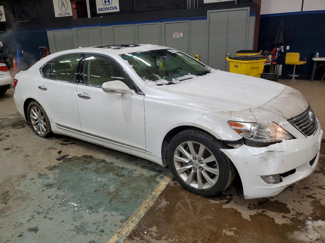 2010 LEXUS LS 460 photo 4