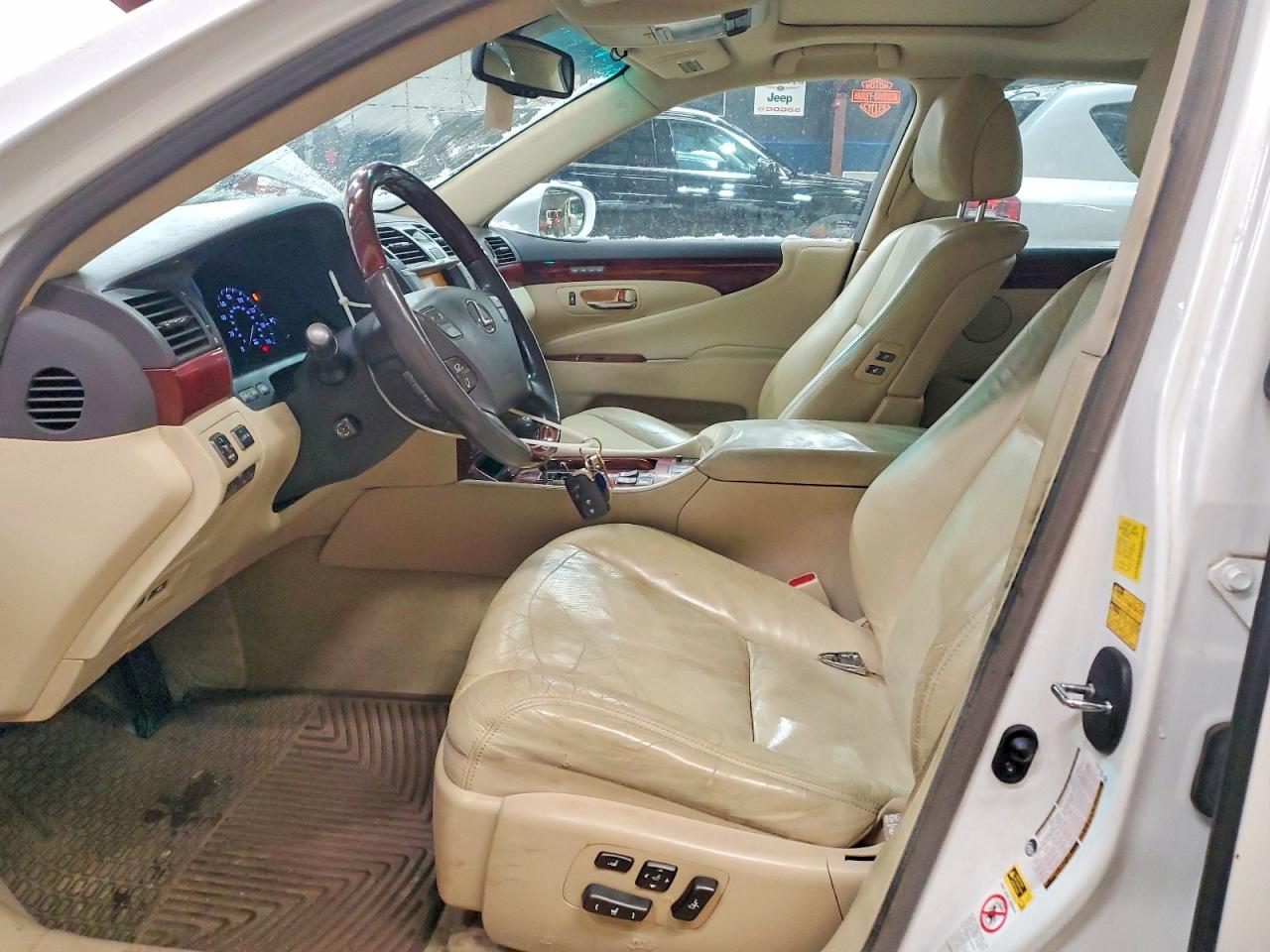 2010 LEXUS LS 460 photo 7