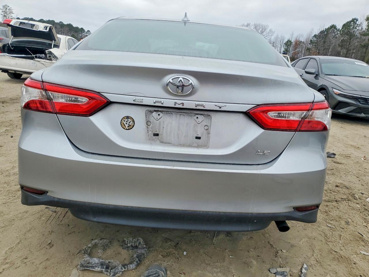 2019 TOYOTA CAMRY L photo 6
