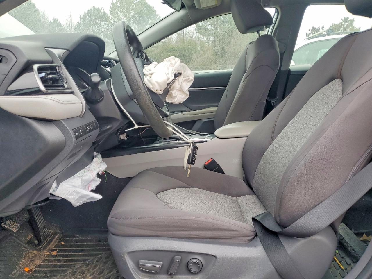 2019 TOYOTA CAMRY L photo 7