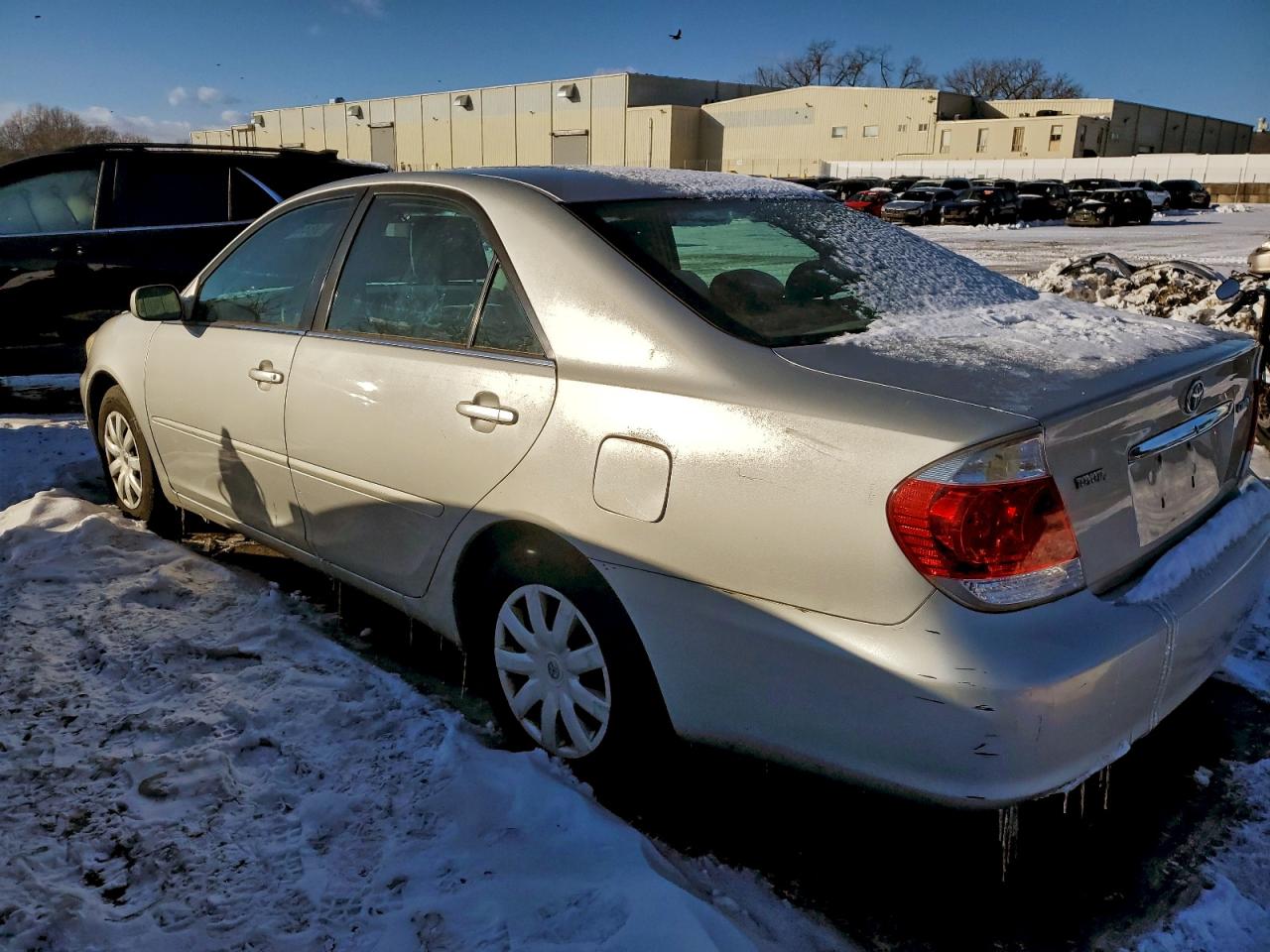 2005 TOYOTA CAMRY LE photo 2