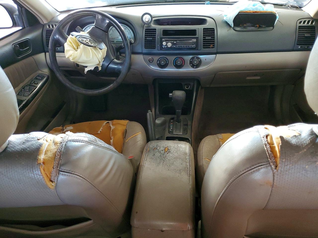 2002 TOYOTA CAMRY LE photo 22