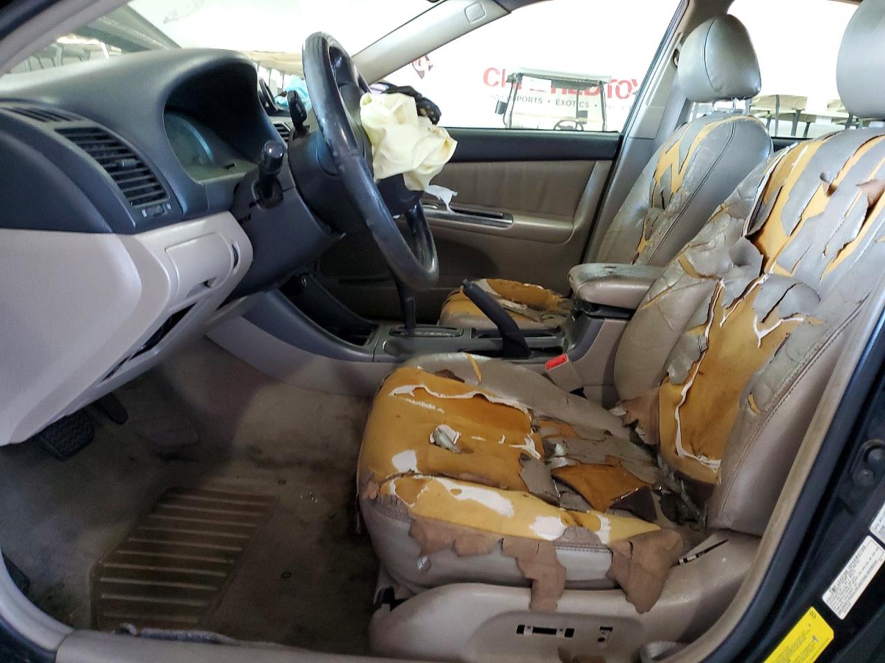 2002 TOYOTA CAMRY LE photo 19