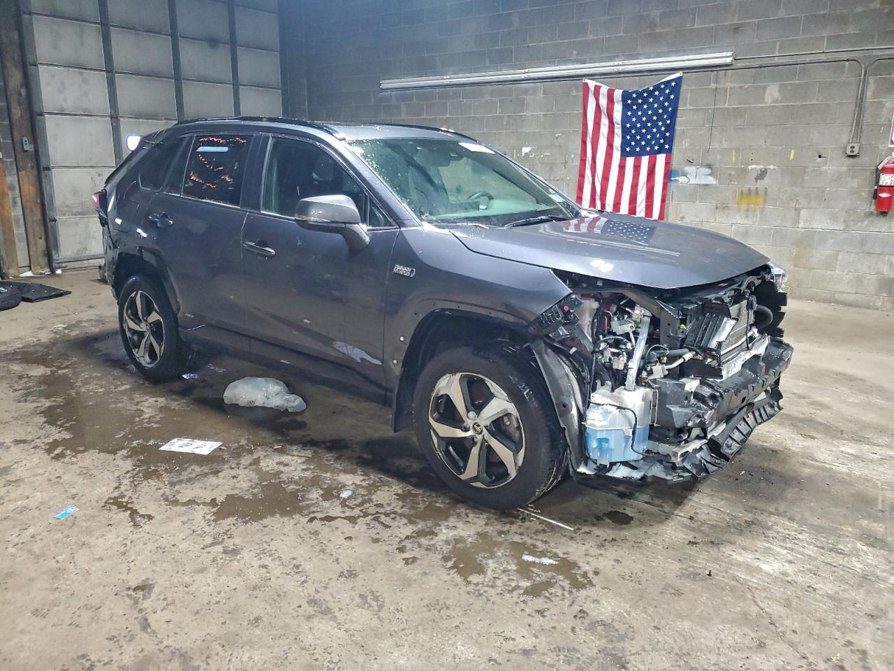 2022 TOYOTA RAV4 PRIME SE photo 7