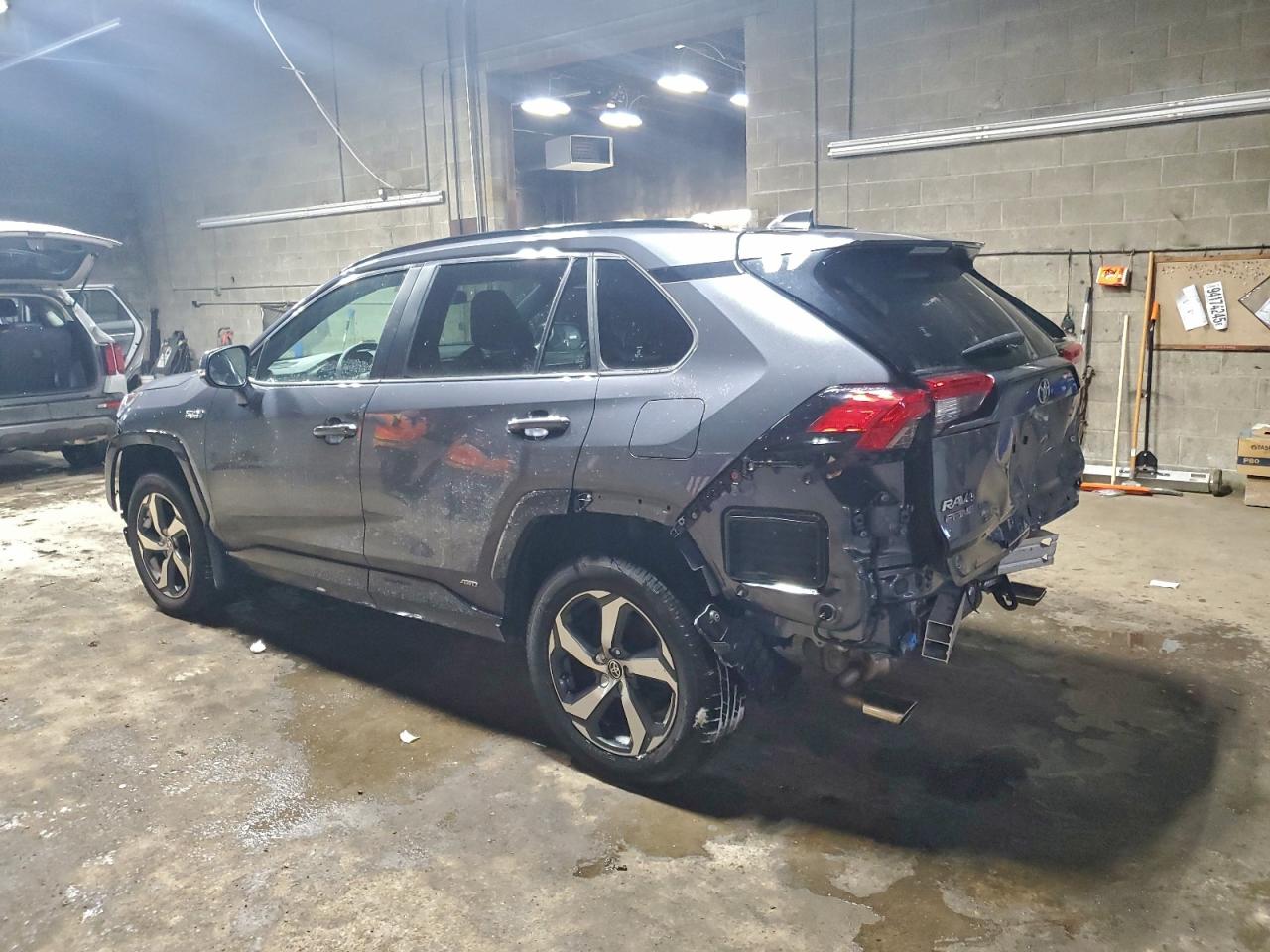 2022 TOYOTA RAV4 PRIME SE photo 3