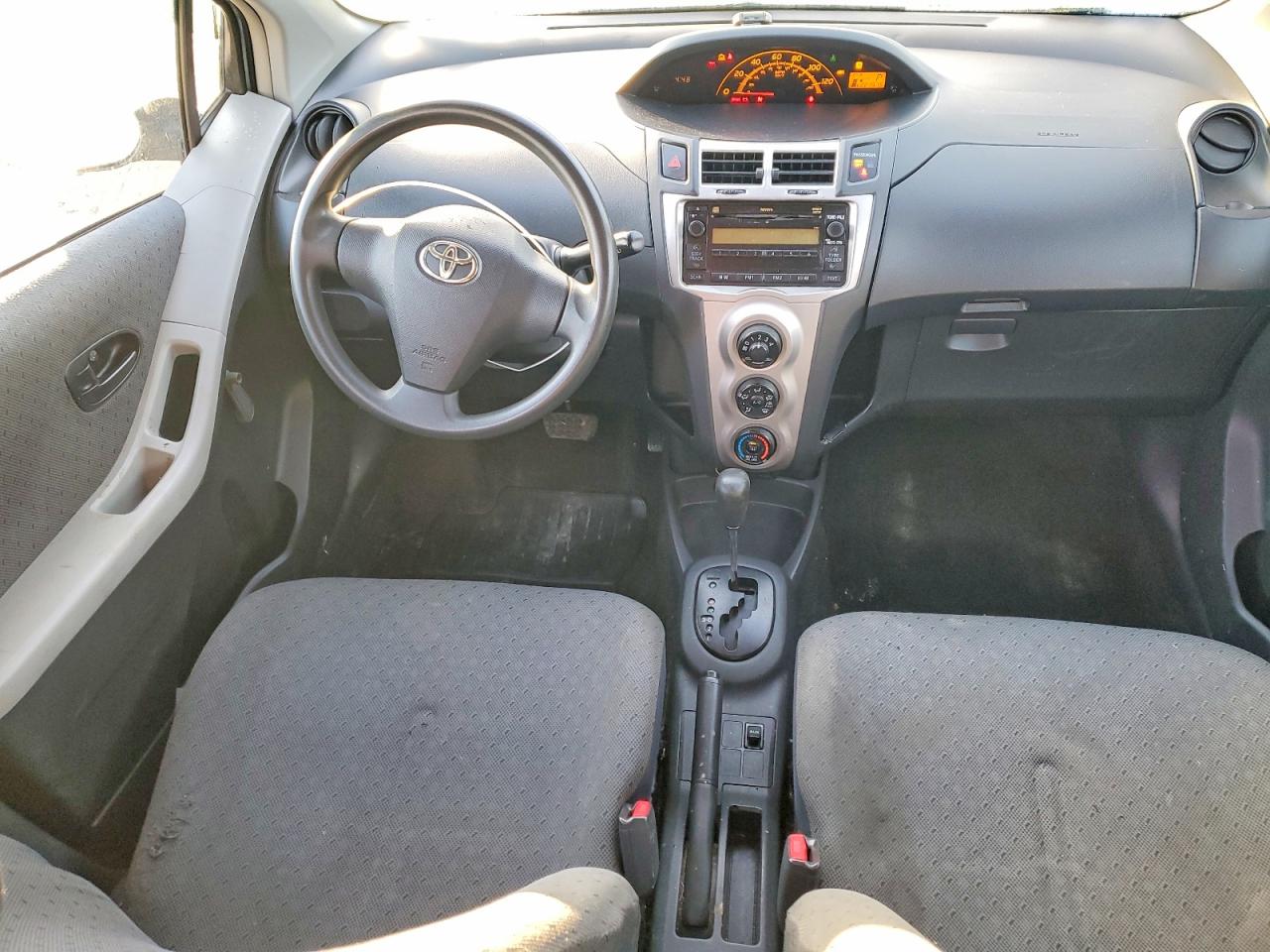 2010 TOYOTA YARIS photo 8