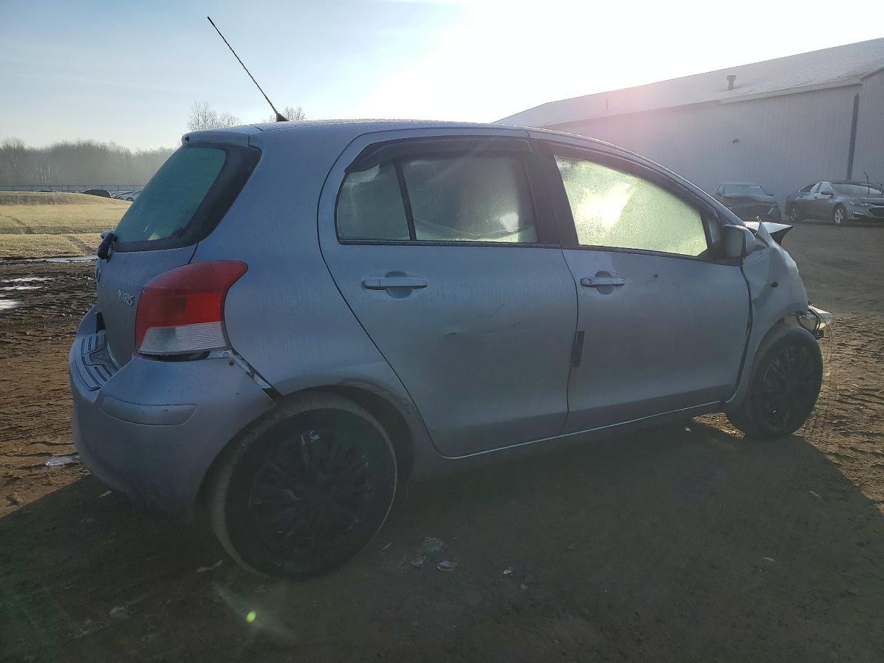 2010 TOYOTA YARIS photo 3