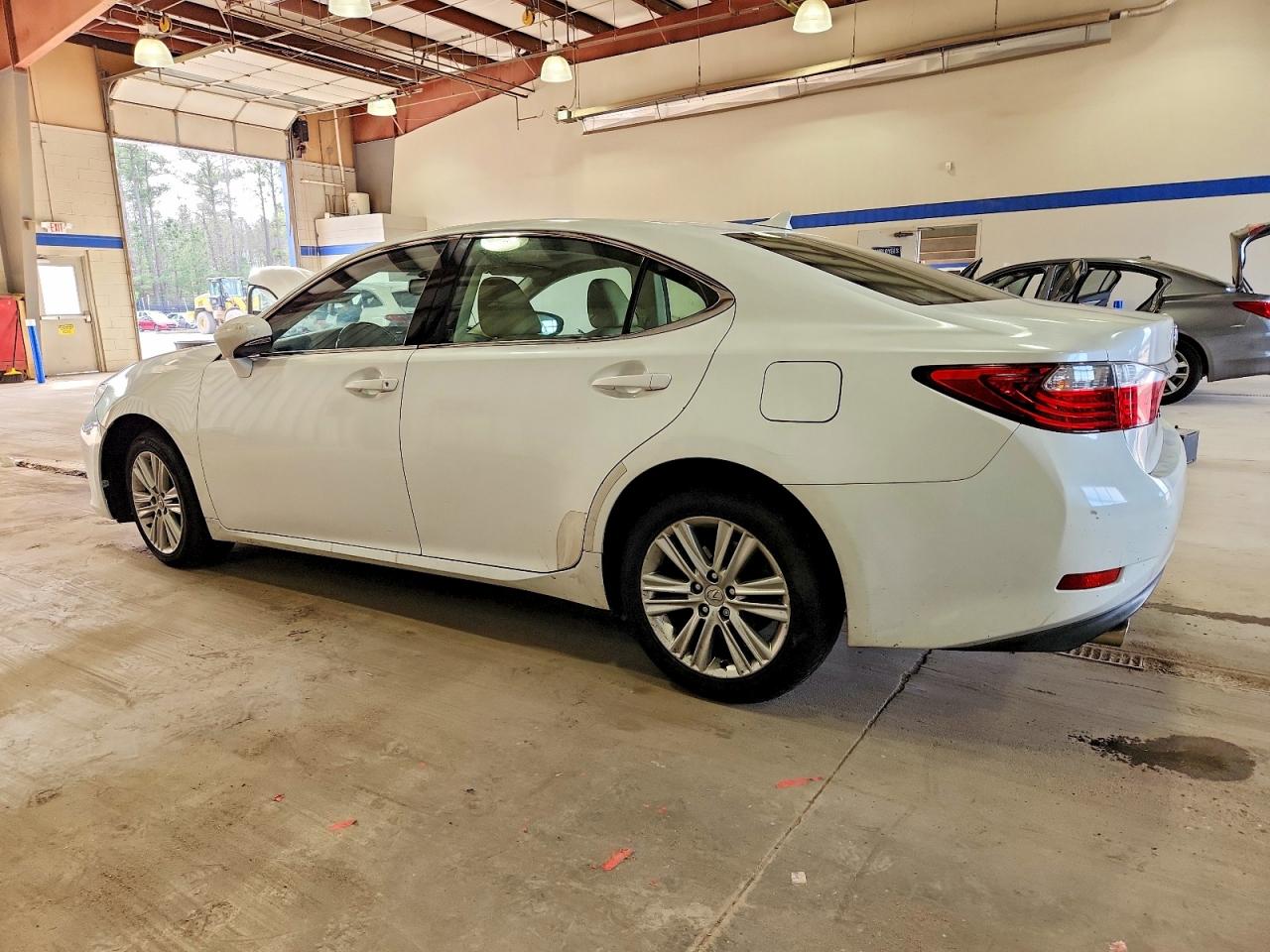 2013 LEXUS ES 350 photo 2