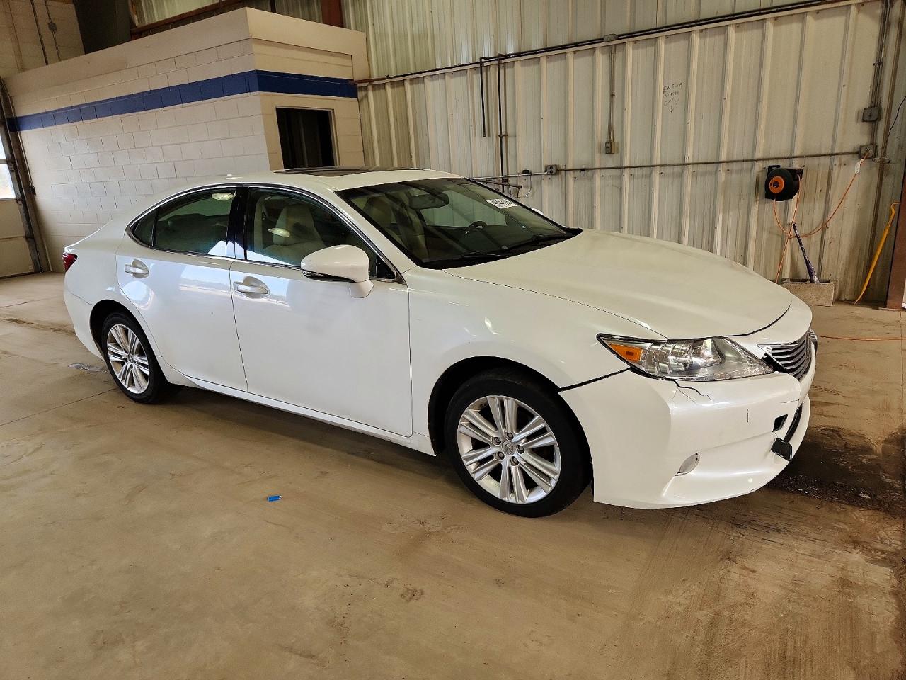 2013 LEXUS ES 350 photo 4