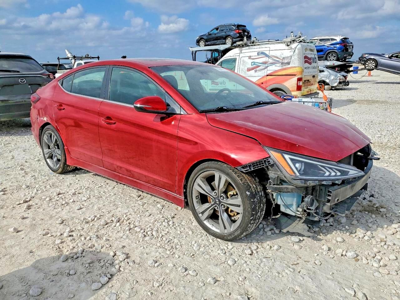 2019 HYUNDAI ELANTRA SPORT photo 4