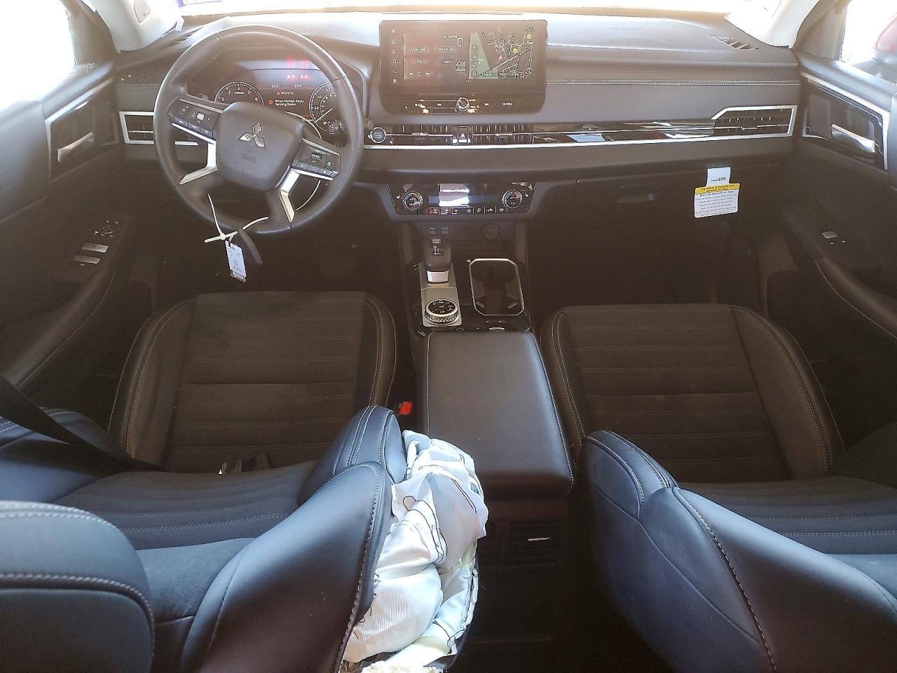 2025 MITSUBISHI OUTLANDER SE photo 8