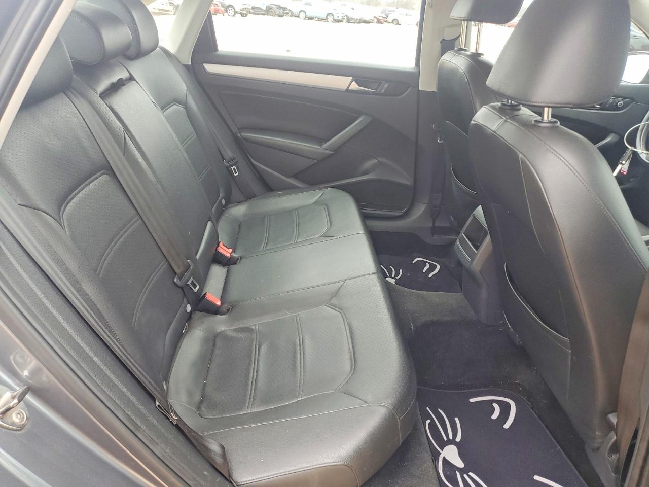 2012 VOLKSWAGEN PASSAT SE photo 19