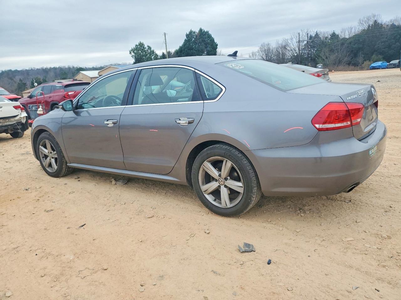 2012 VOLKSWAGEN PASSAT SE photo 3