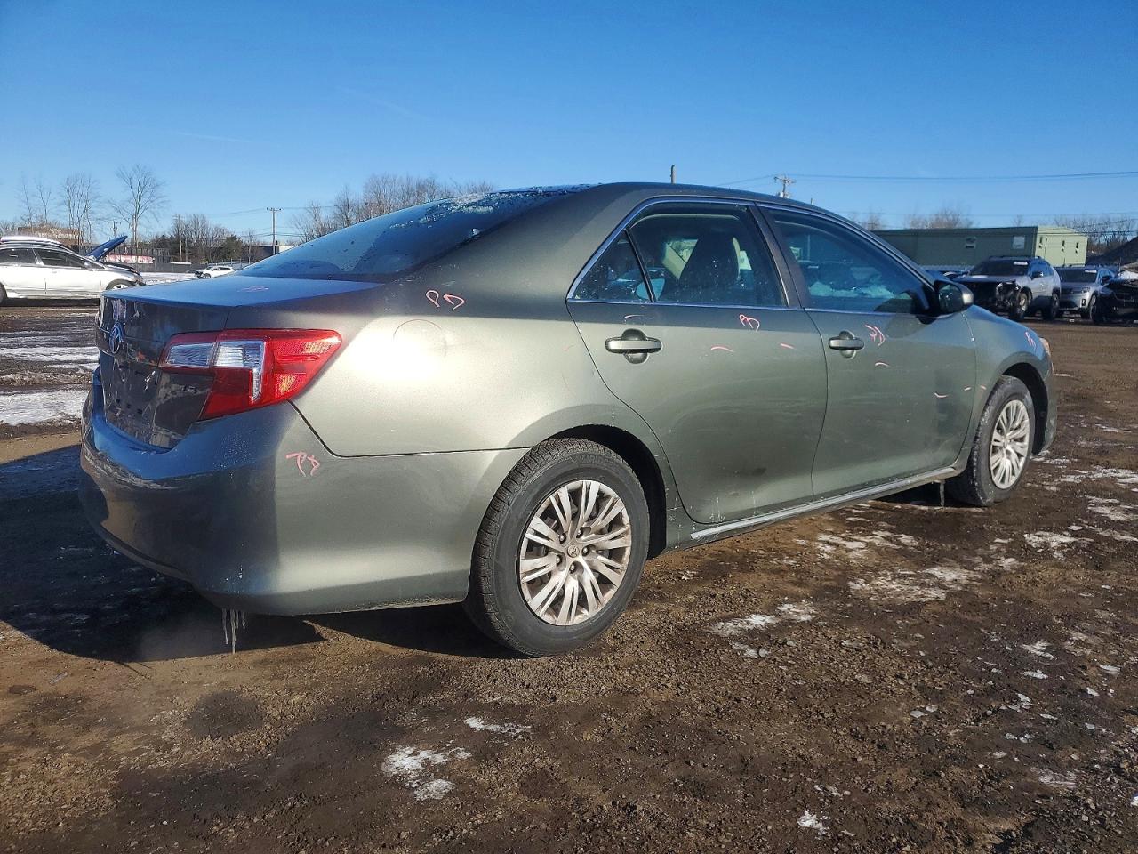 2012 TOYOTA CAMRY BASE photo 3