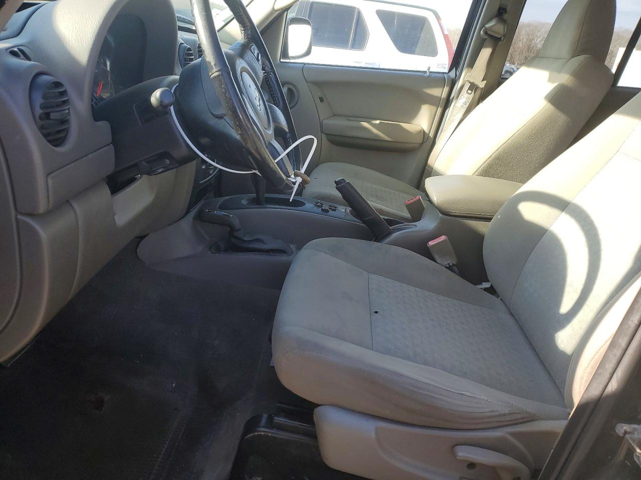 2005 JEEP LIBERTY SPORT photo 7