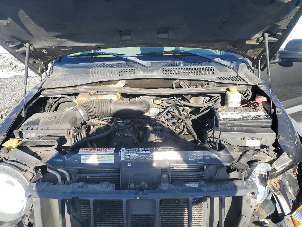 2005 JEEP LIBERTY SPORT photo 12