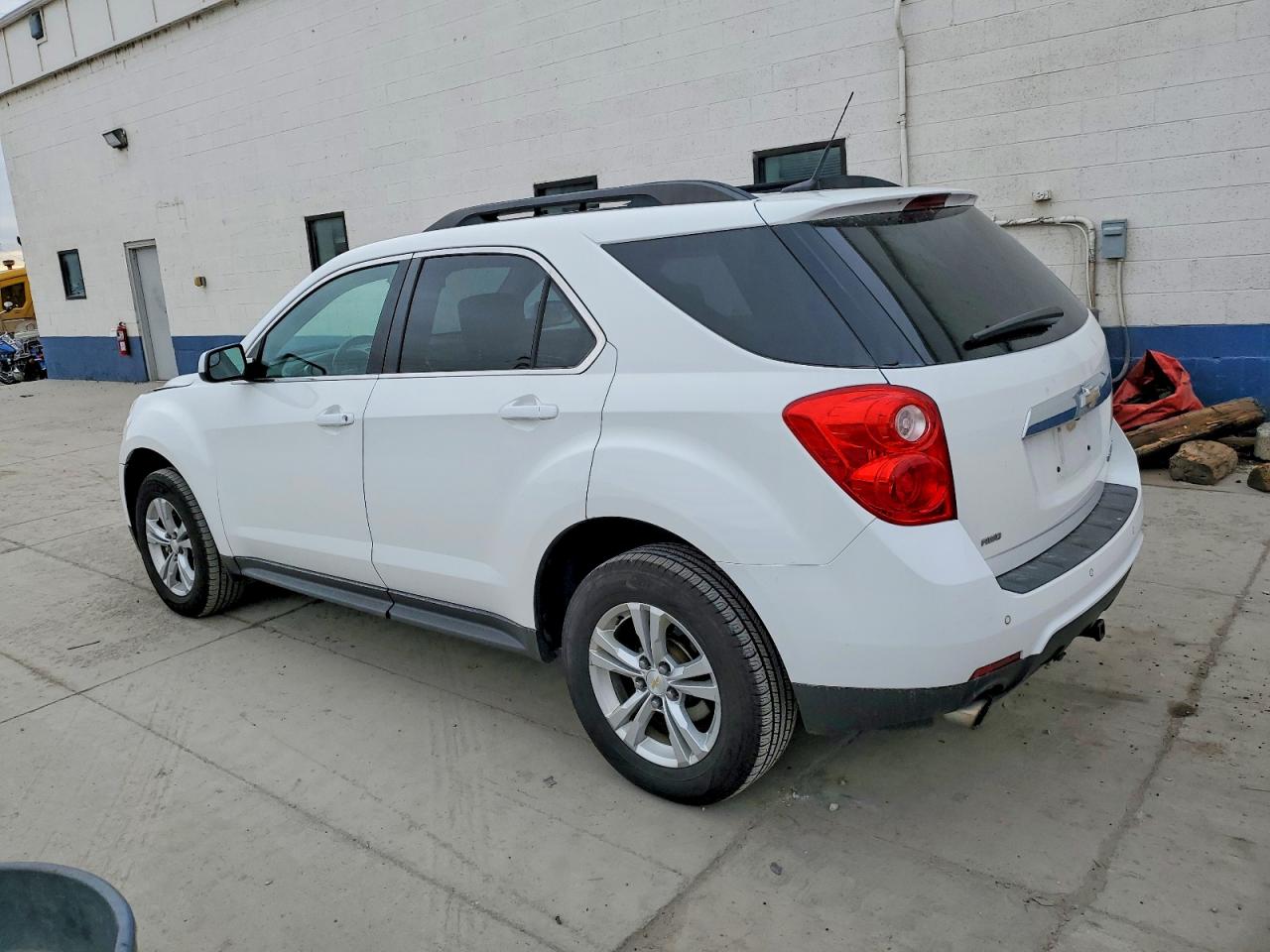 2013 CHEVROLET EQUINOX LT photo 2