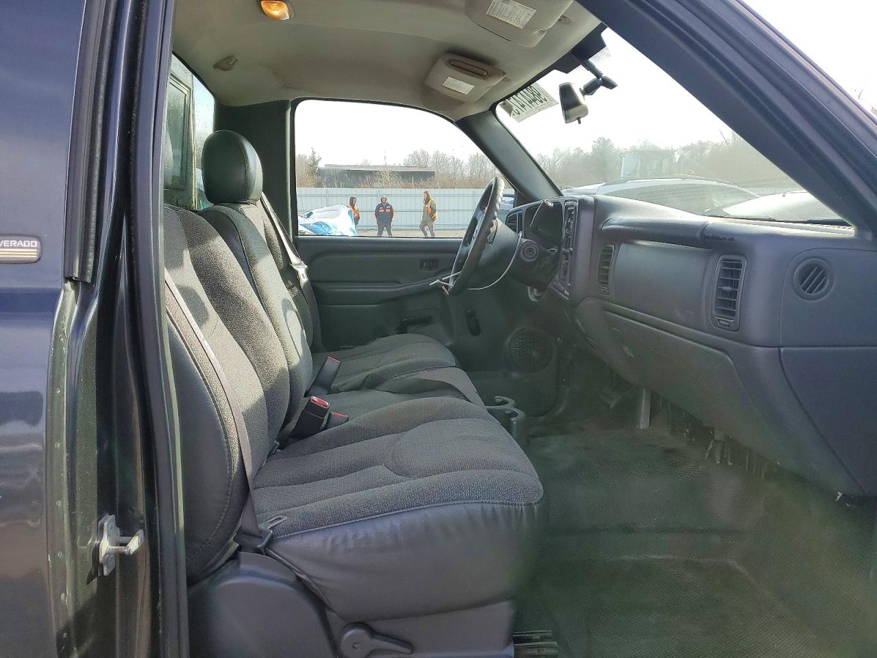 2004 CHEVROLET SILVERADO C1500 photo 10