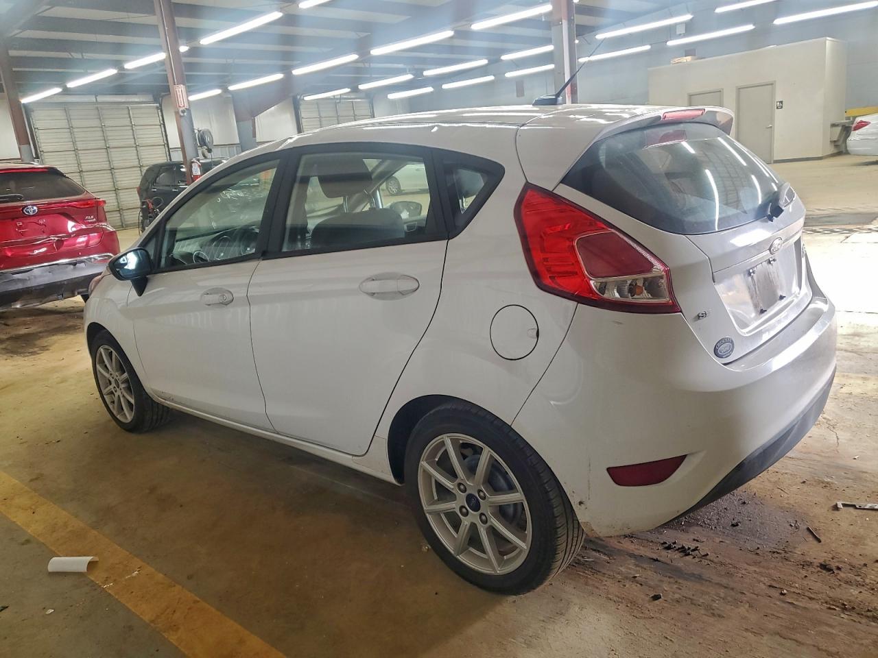 2016 FORD FIESTA SE photo 3