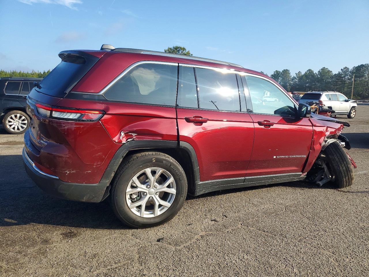2024 JEEP GRAND CHEROKEE LIMITED photo 3