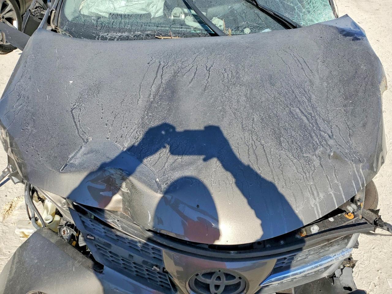 2014 TOYOTA RAV4 XLE photo 11
