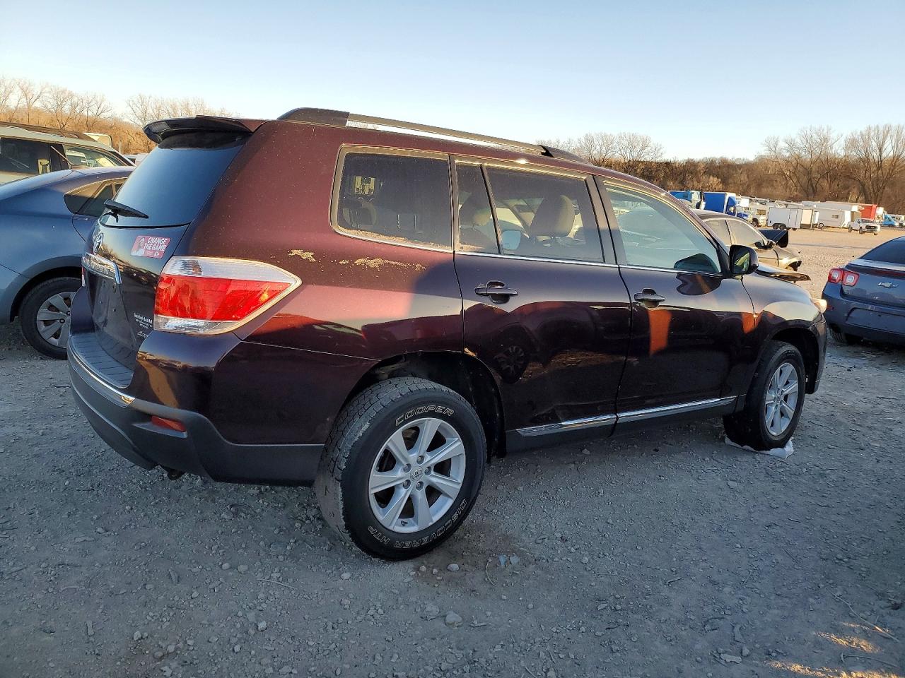 2012 TOYOTA HIGHLANDER BASE photo 5