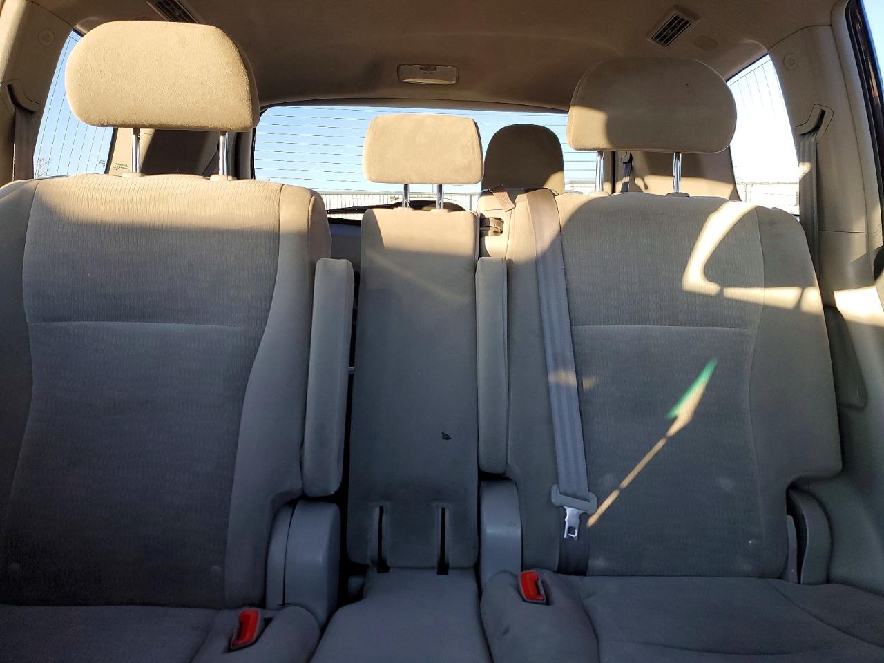 2012 TOYOTA HIGHLANDER BASE photo 19