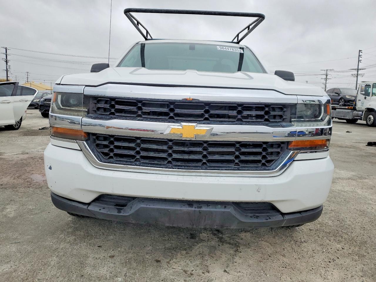 2018 CHEVROLET SILVERADO C1500 photo 9