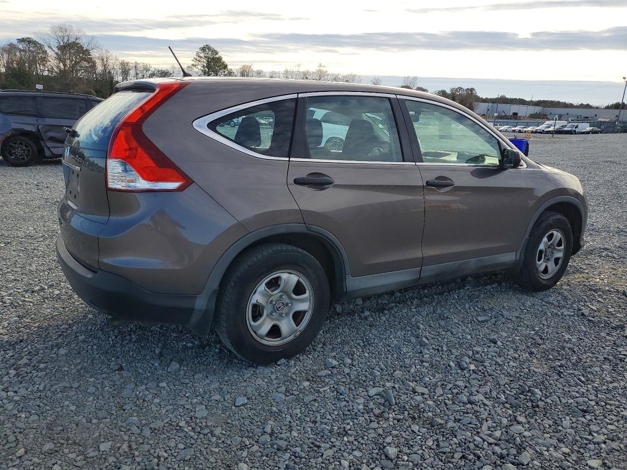 2014 HONDA CR-V LX photo 5