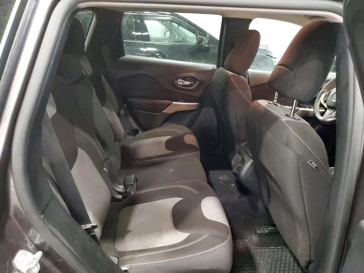 2018 JEEP CHEROKEE LATITUDE photo 11