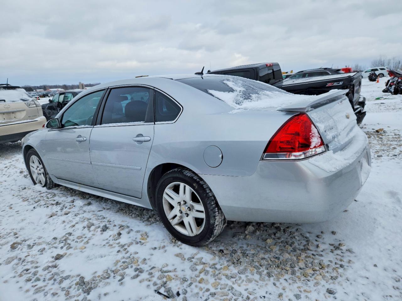 2011 CHEVROLET IMPALA LT photo 2