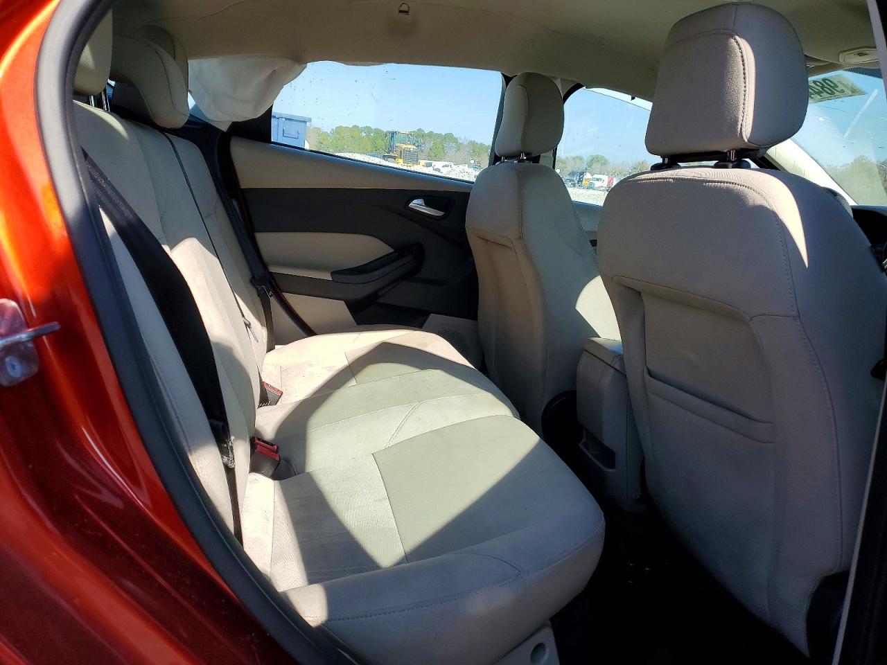 2018 FORD FOCUS SE photo 10