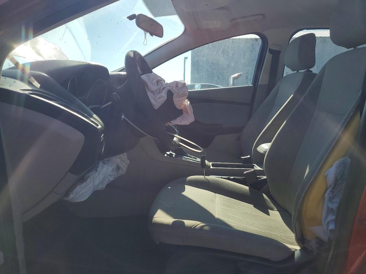 2018 FORD FOCUS SE photo 7