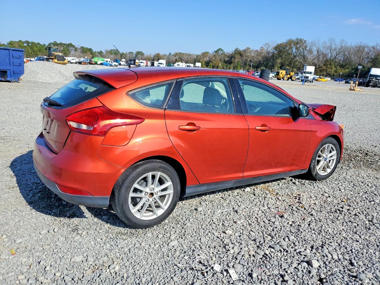 2018 FORD FOCUS SE photo 3