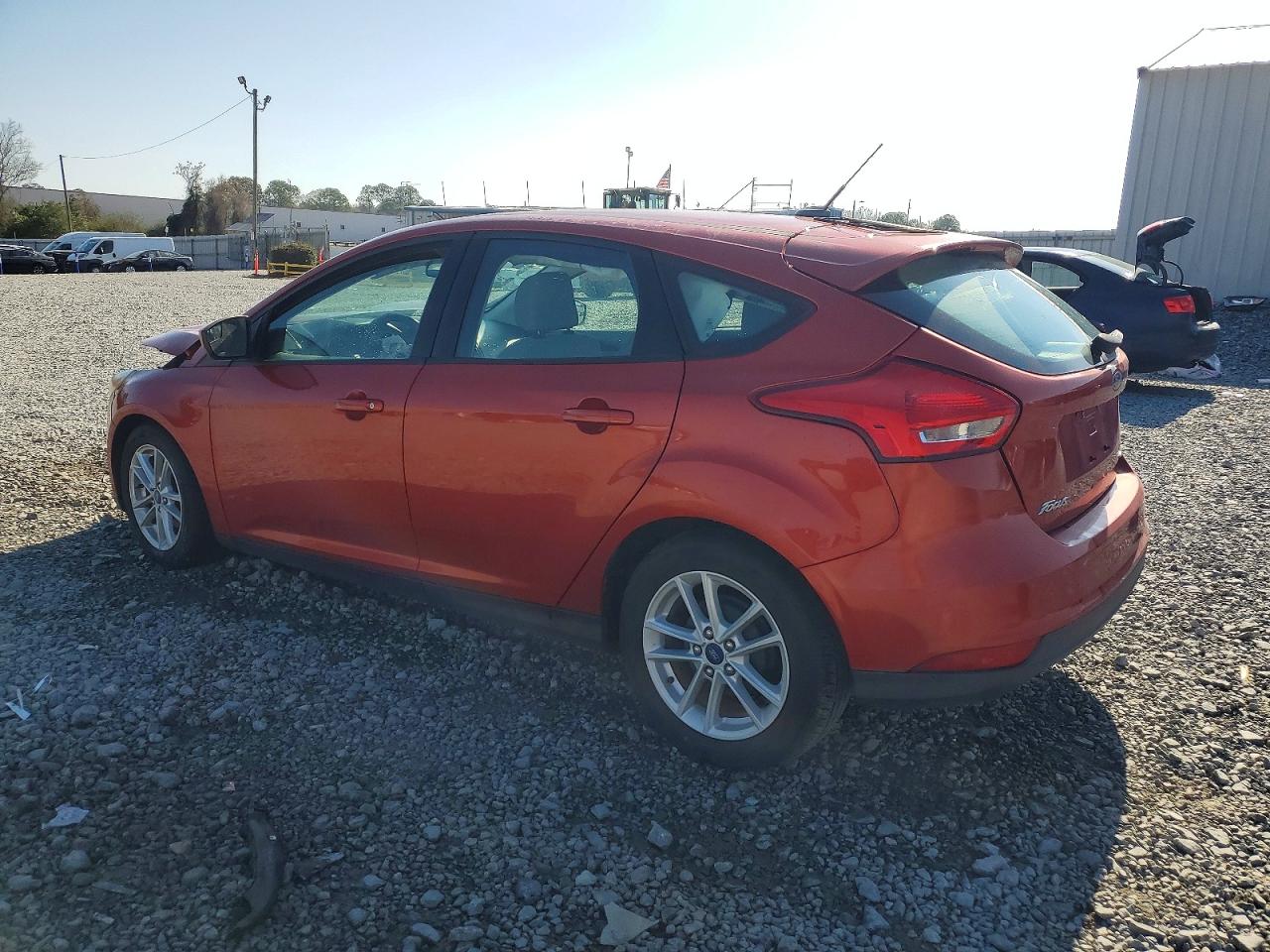 2018 FORD FOCUS SE photo 2