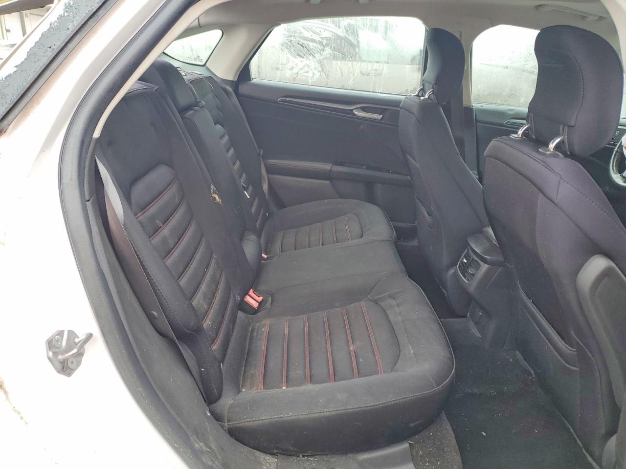 2014 FORD FUSION SE photo 19