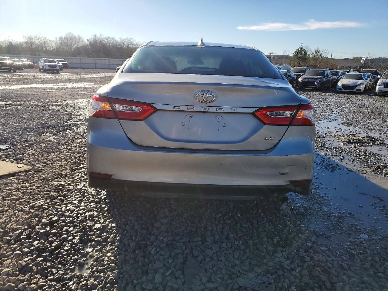 2020 TOYOTA CAMRY LE photo 6