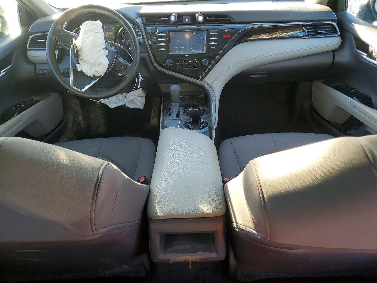 2020 TOYOTA CAMRY LE photo 8