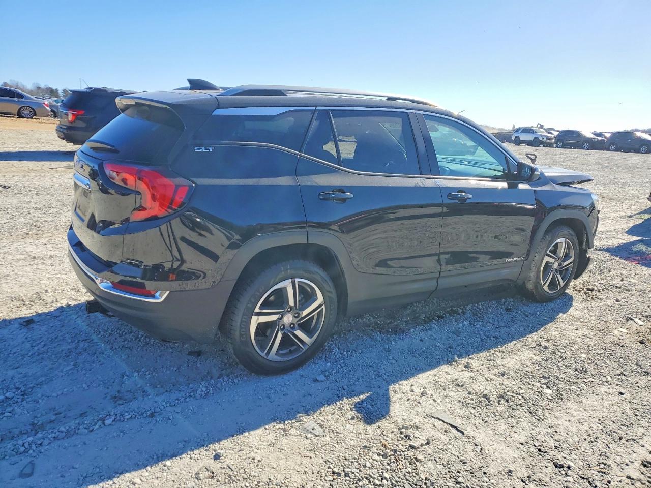2019 GMC TERRAIN SLT photo 3